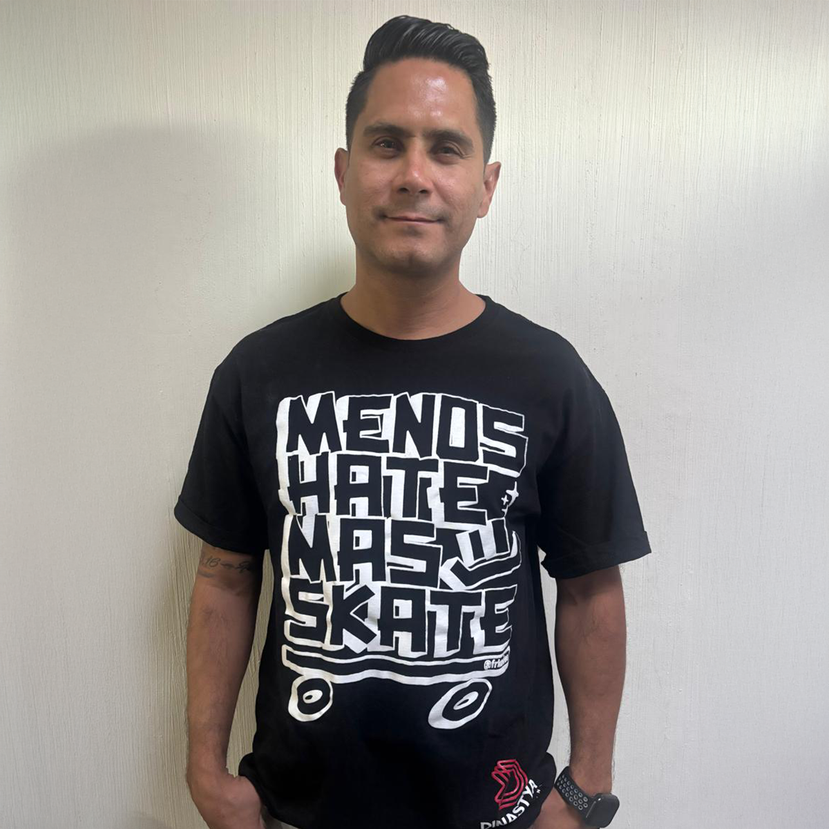 Playera "Menos Hate, Más Skate" – Collab FRKodes x Dinastya Skateboarding